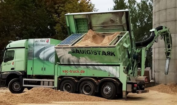 Kanalreinigung und Rohrreinigung Geiselhöring - Saugarbeiten
