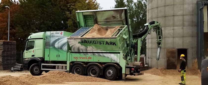 Kanalreinigung und Rohrreinigung Geiselhöring - Saugarbeiten